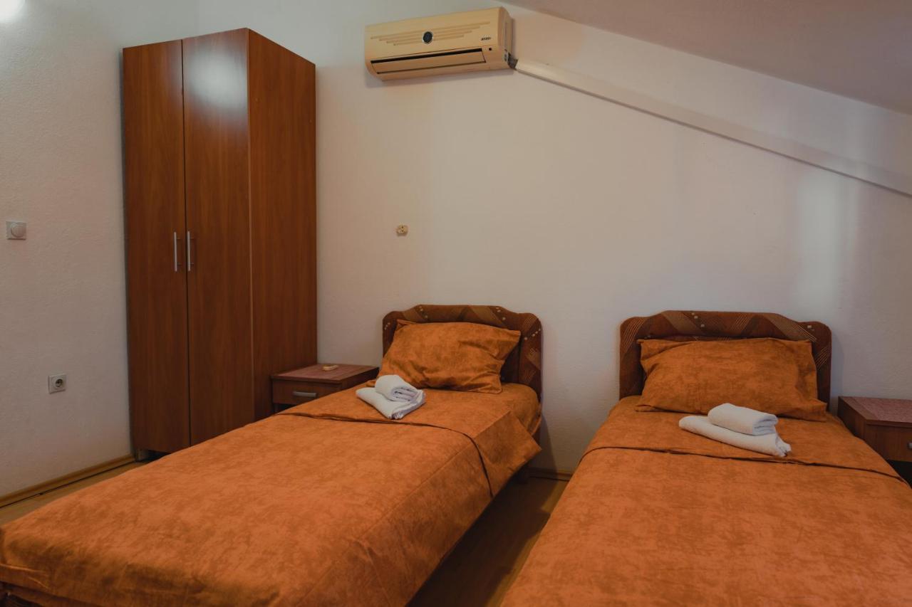 Apartments Djukic Tivat Luaran gambar