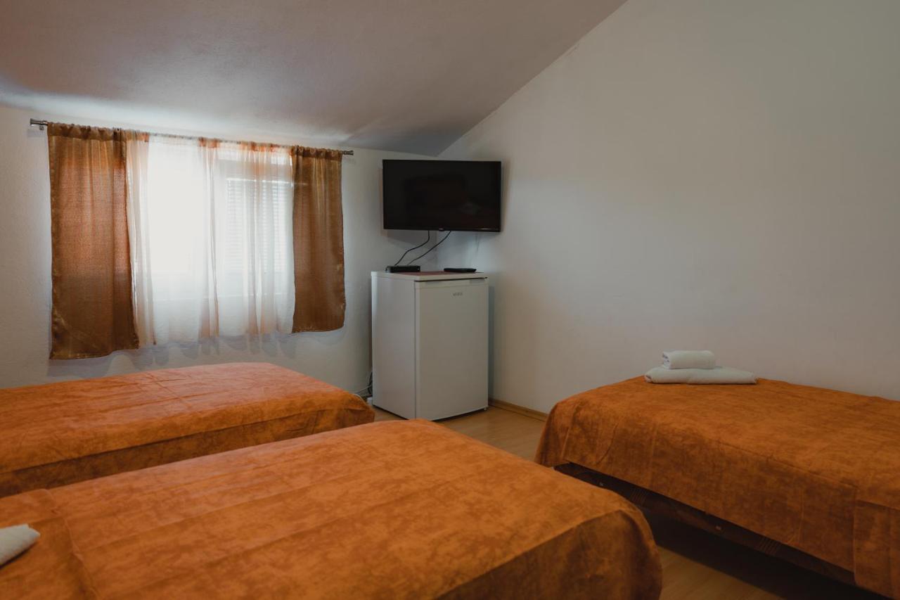 Apartments Djukic Tivat Luaran gambar