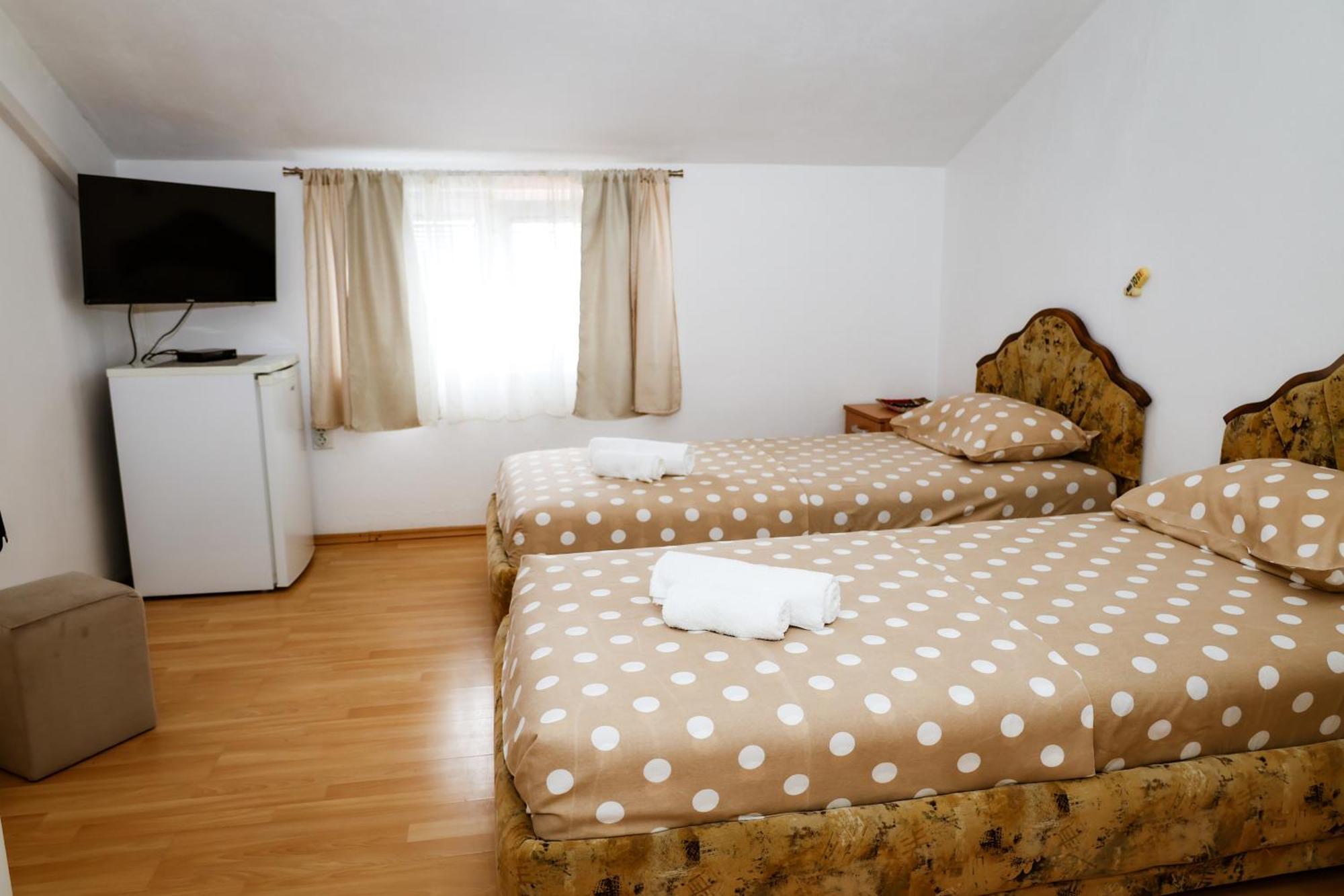 Apartments Djukic Tivat Luaran gambar