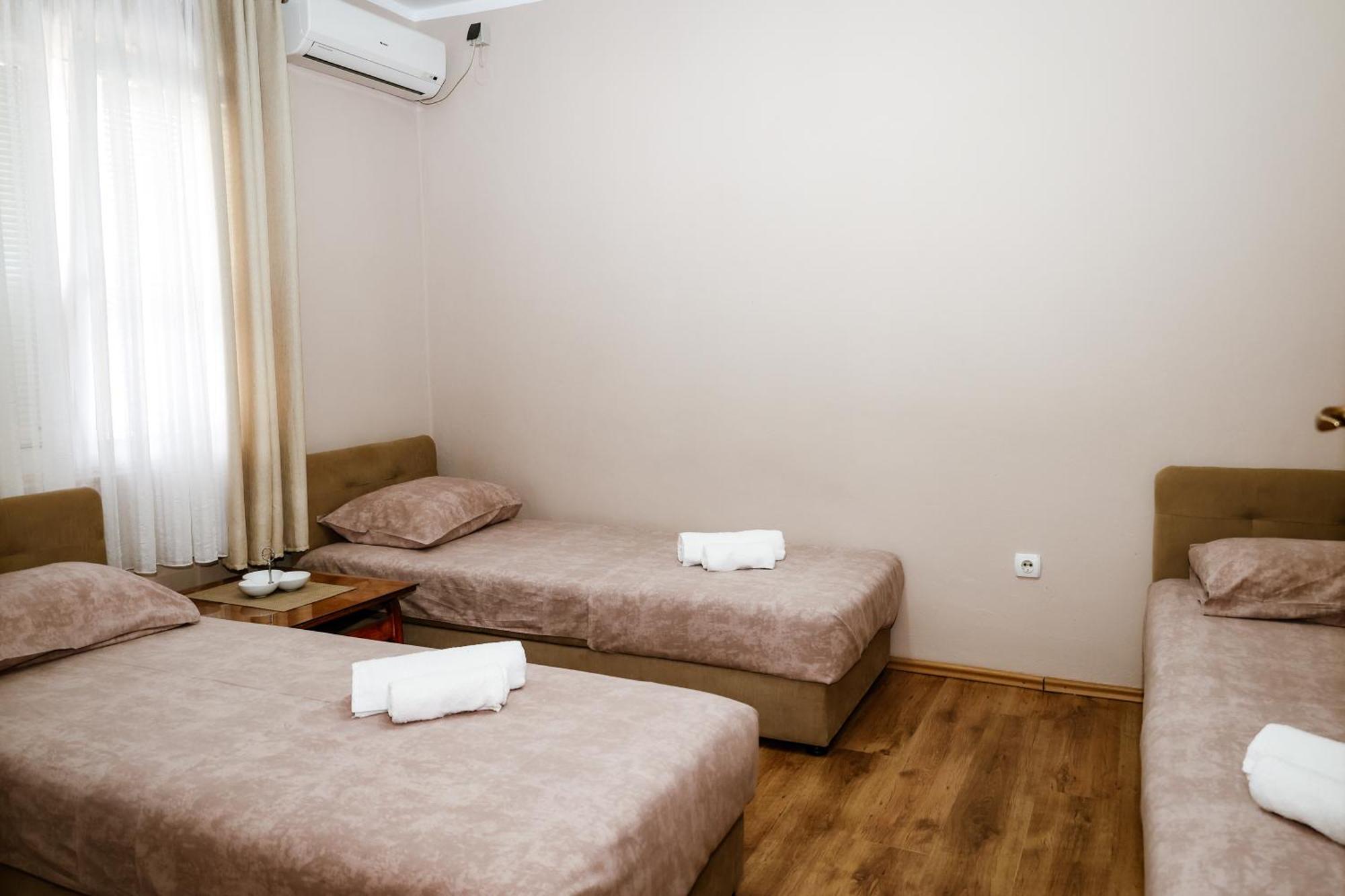 Apartments Djukic Tivat Luaran gambar