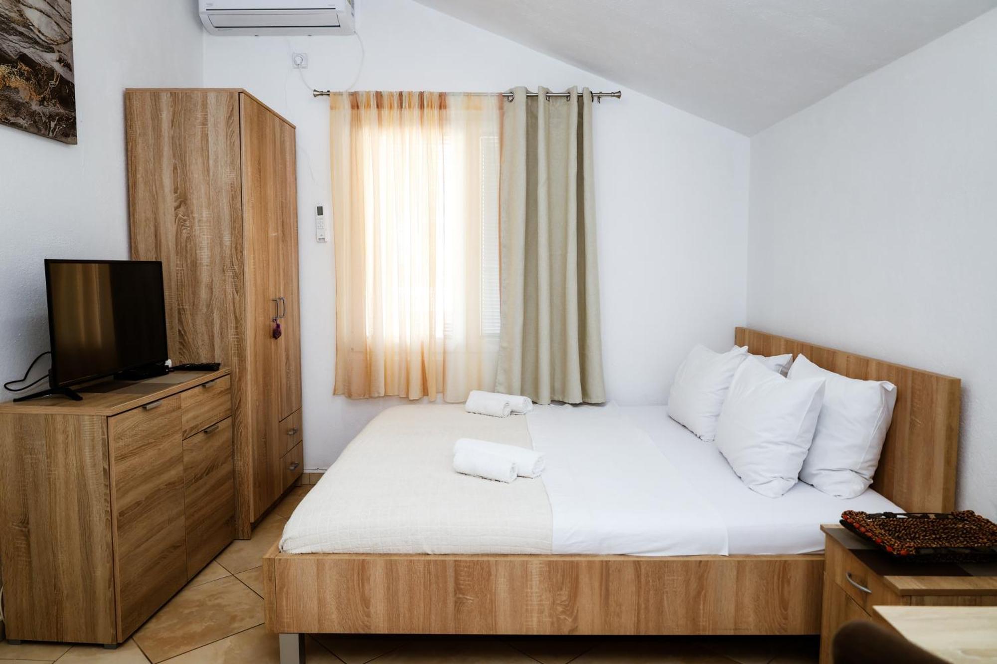 Apartments Djukic Tivat Luaran gambar