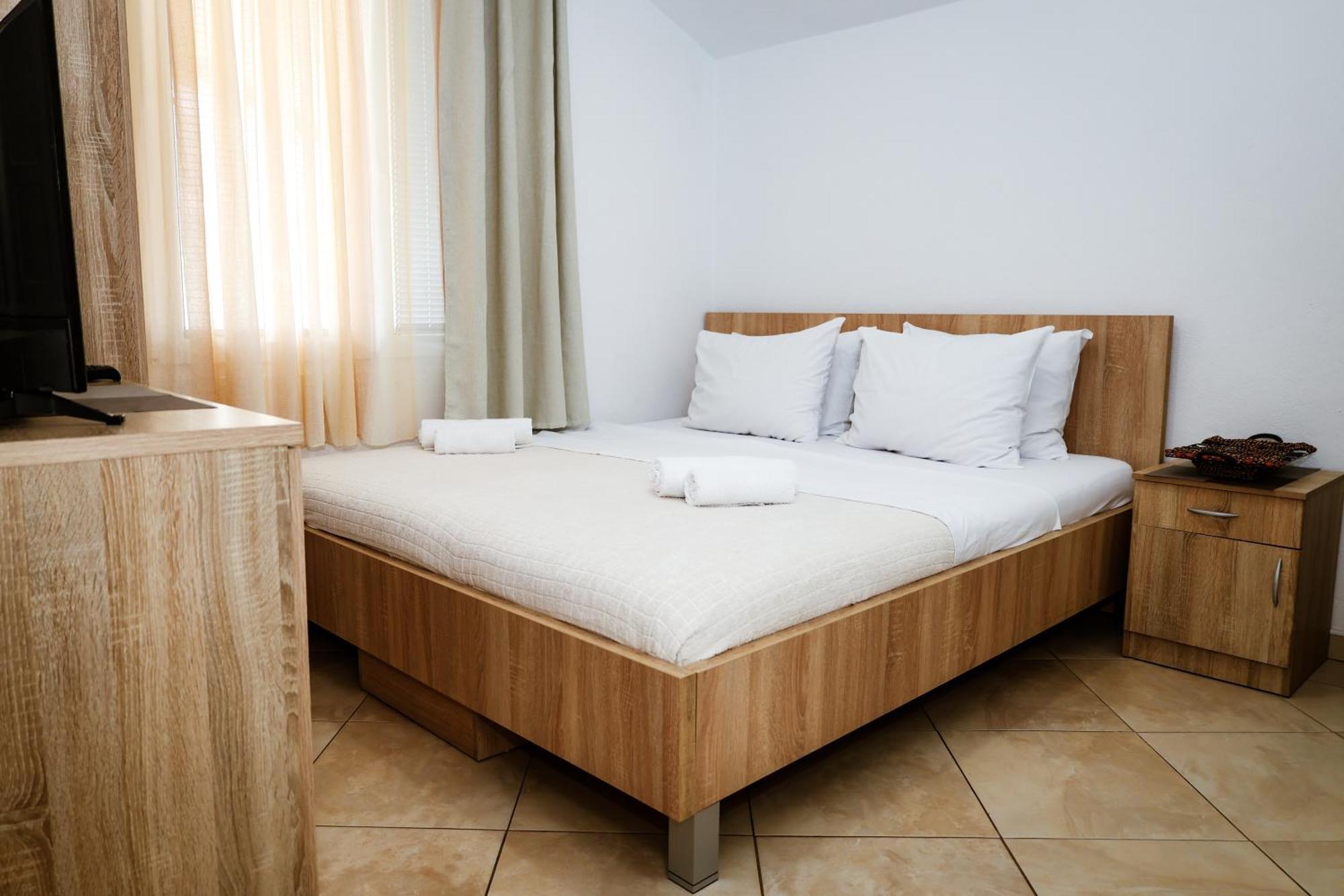 Apartments Djukic Tivat Luaran gambar